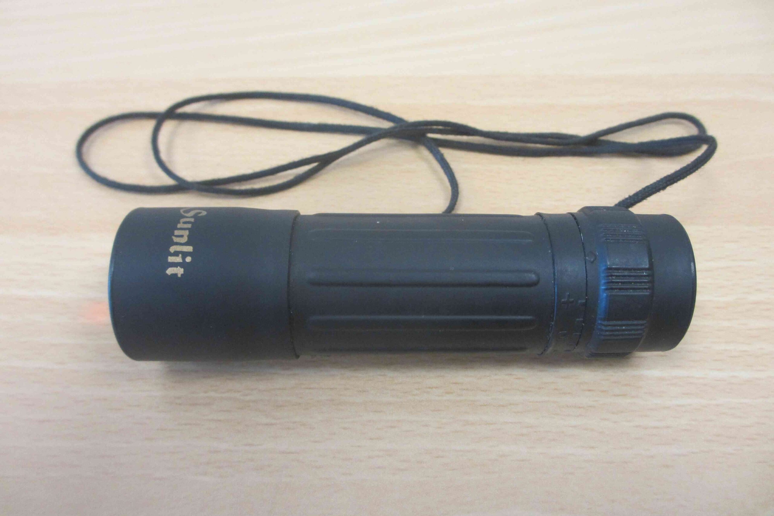 Hand held monocular telescope