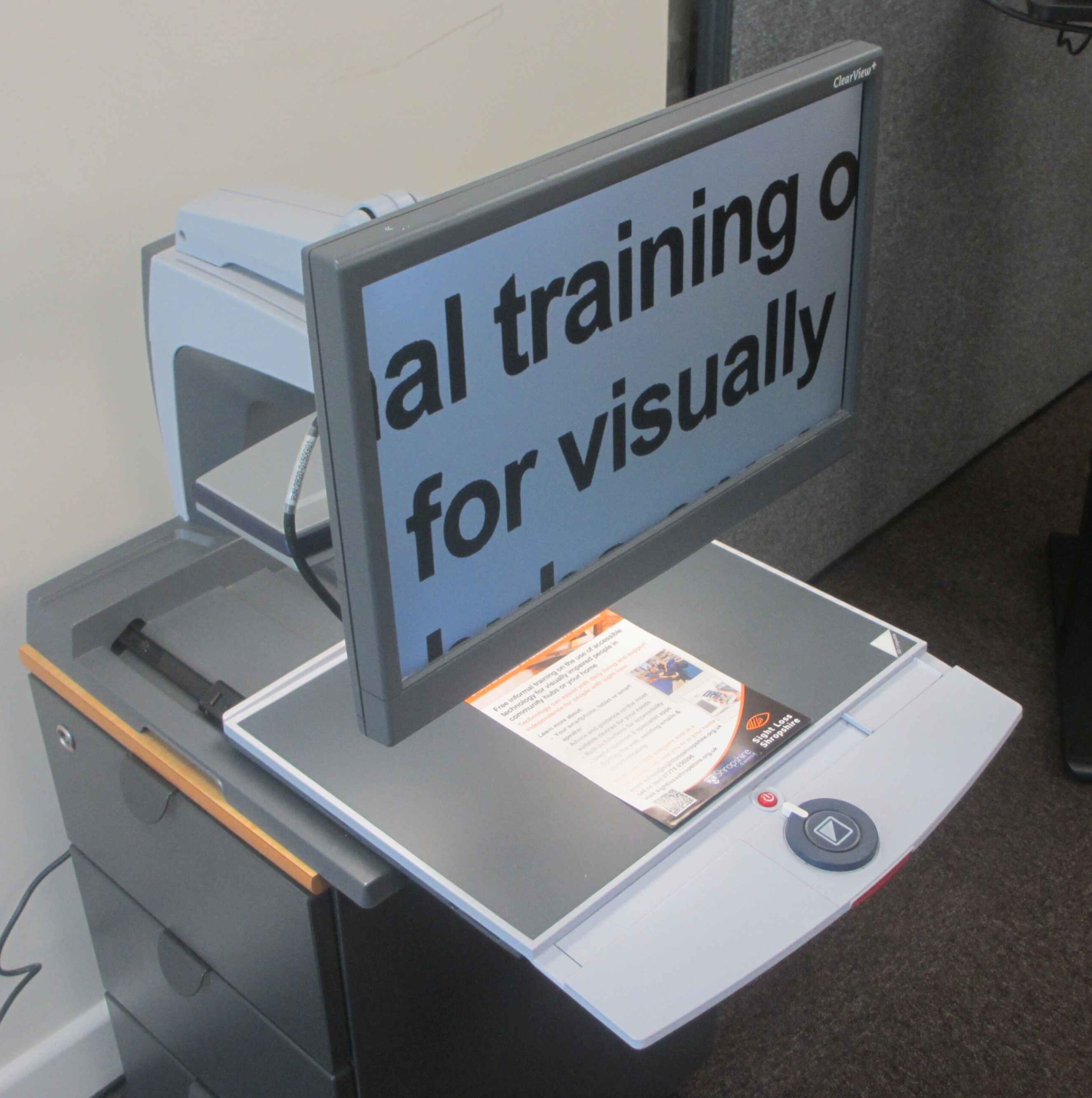 CCTV video magnifying device
